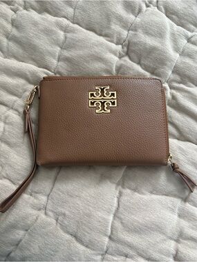 Tory Burch Pebbled Leather Wristlet Clutch in Brown with Gold Logo
